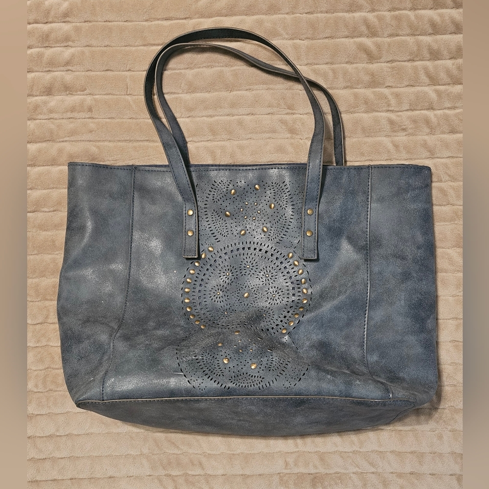 Large Blue Bag‎ with Gold Accents - Picture 6 of 10